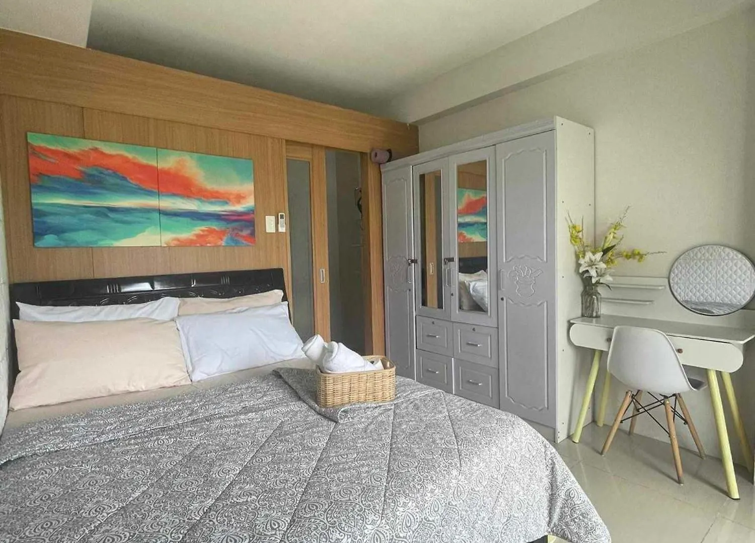 Moa Condotel Staycation By Abode Property Manila Aparthotel