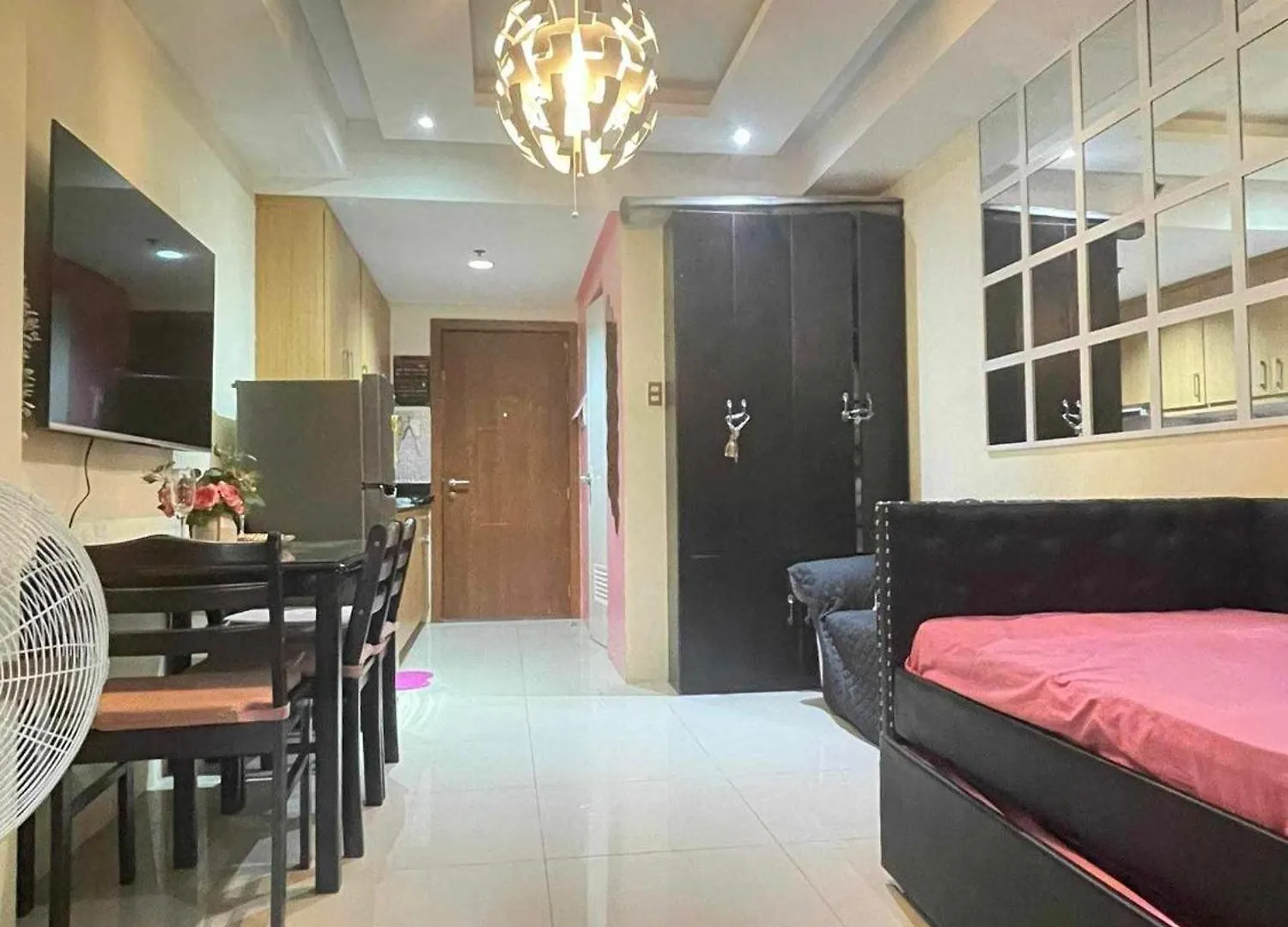 Moa Condotel Staycation By Abode Property Manila Filipiny